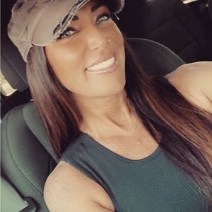 Meet your Posher, Leash